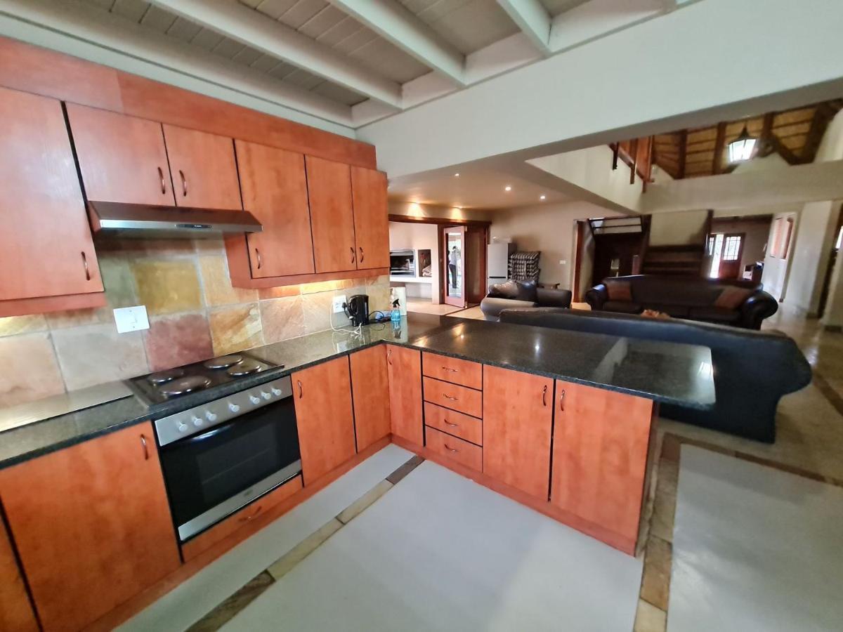 Holiday home Pumba's Place Zebula 6 Bedroom House